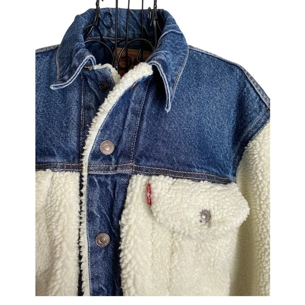 LEVI'S PIECED SHERPA EX-BOYFRIEND TRUCKER JACKET size M